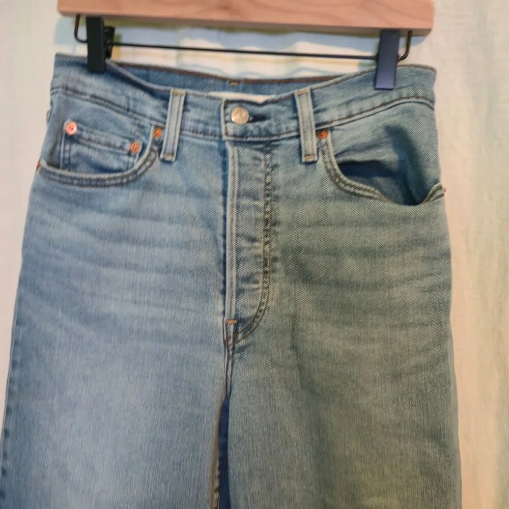 Levi's ribcage Straight jeans womens 29 light-wash blue raw-hem button-fly - Picture 4 of 12